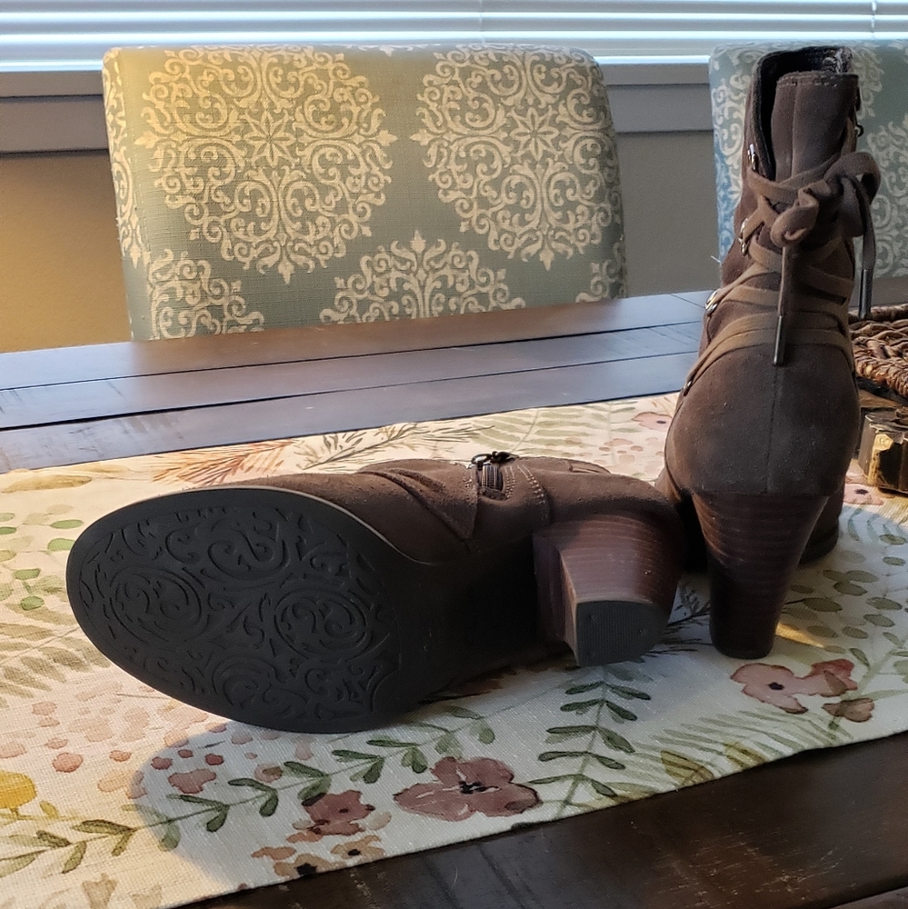Clarks Artisan Mocha Suede Leather Booties - Picture 3 of 6